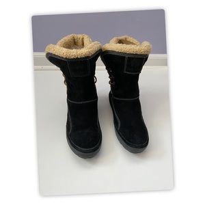 Timberland moccasin boots. (Pre-owned)